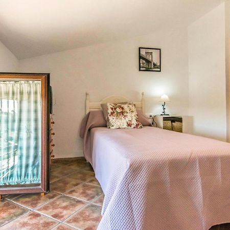 Pet Friendly Home In Hornachuelos With Kitchen Luaran gambar