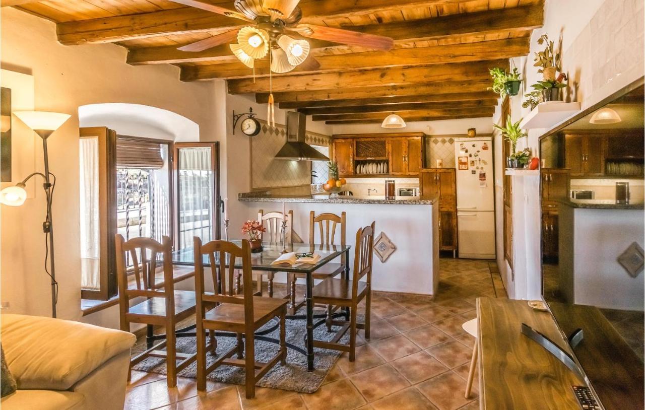 Pet Friendly Home In Hornachuelos With Kitchen Luaran gambar