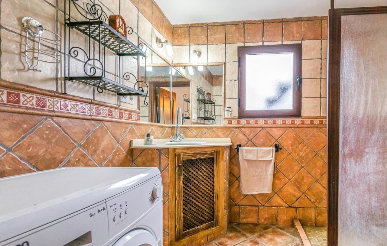 Pet Friendly Home In Hornachuelos With Kitchen Luaran gambar