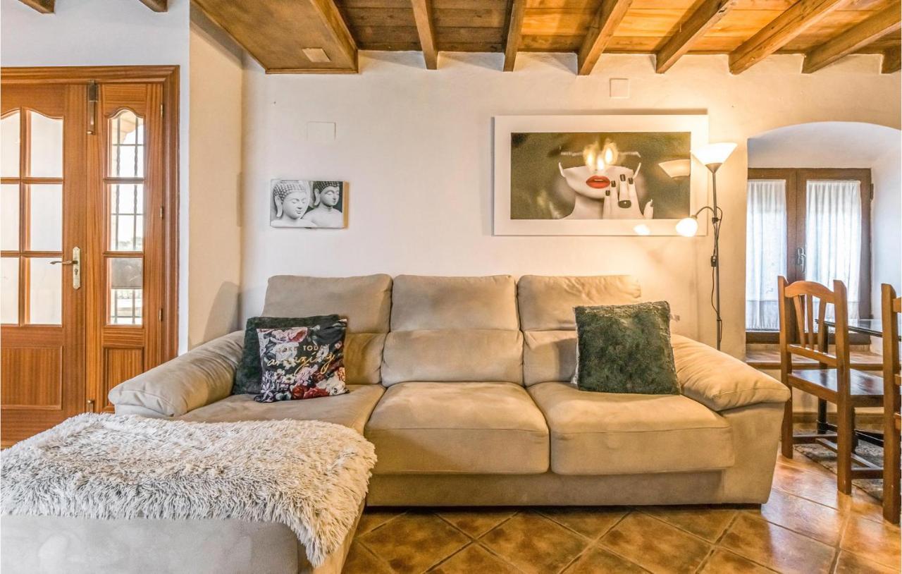 Pet Friendly Home In Hornachuelos With Kitchen Luaran gambar